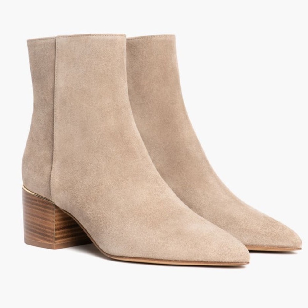 Elegant Tan Suede Ankle Boots